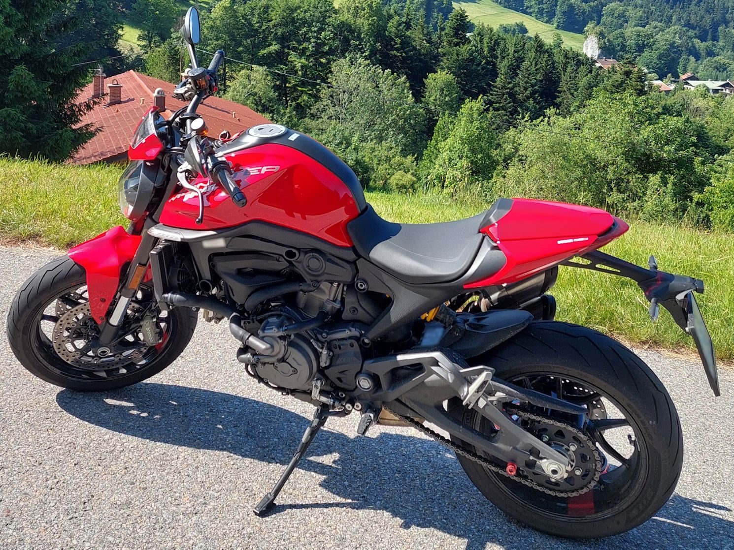 Ducati Monster V2+ (Ducati Red + Iceberg White)