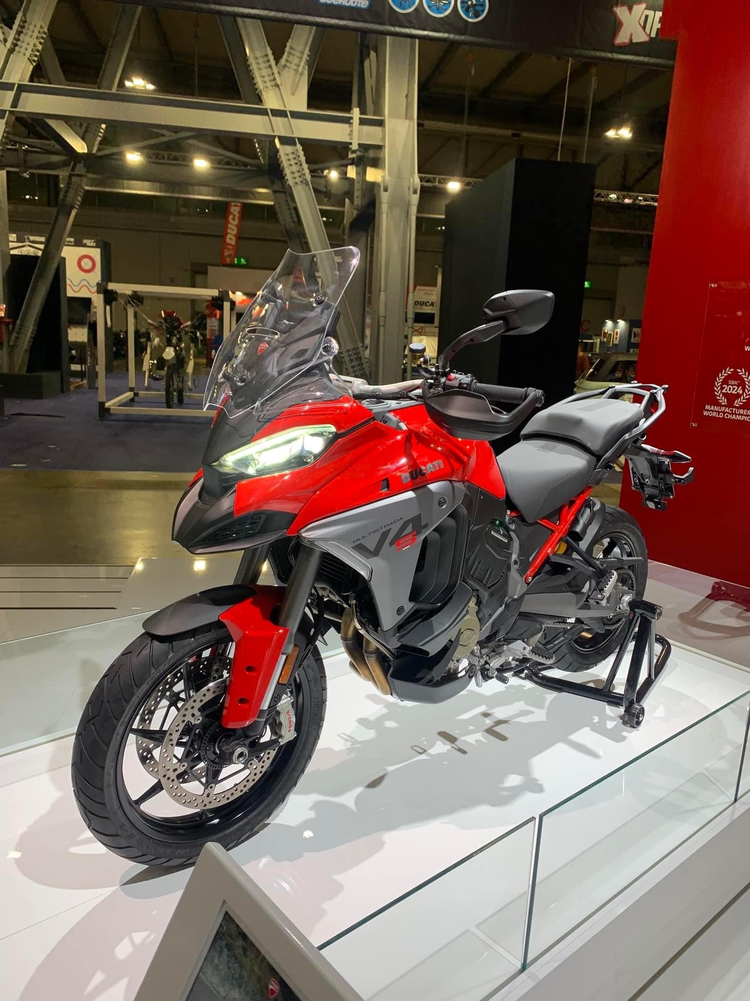 Ducati Multistrada V4 S + Radar (Ducati Red)